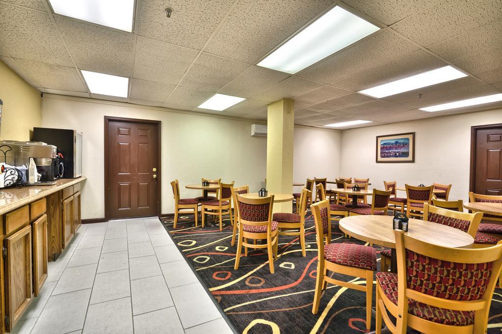 Katahdin Inn & Suites Millinocket المظهر الخارجي الصورة