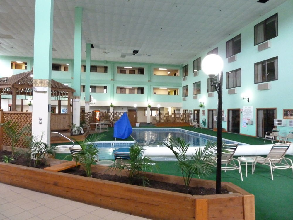 Katahdin Inn & Suites Millinocket المظهر الخارجي الصورة