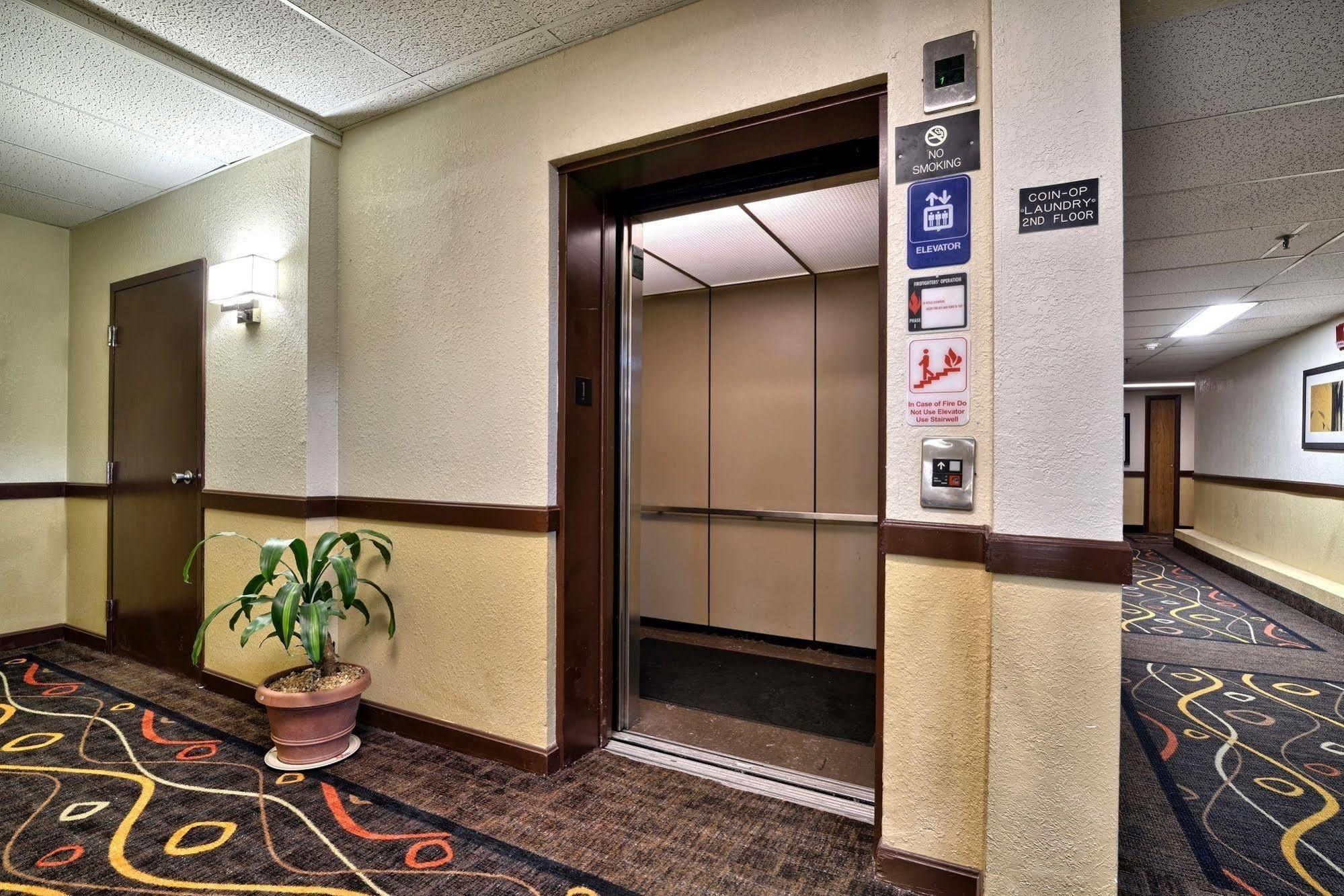 Katahdin Inn & Suites Millinocket المظهر الخارجي الصورة