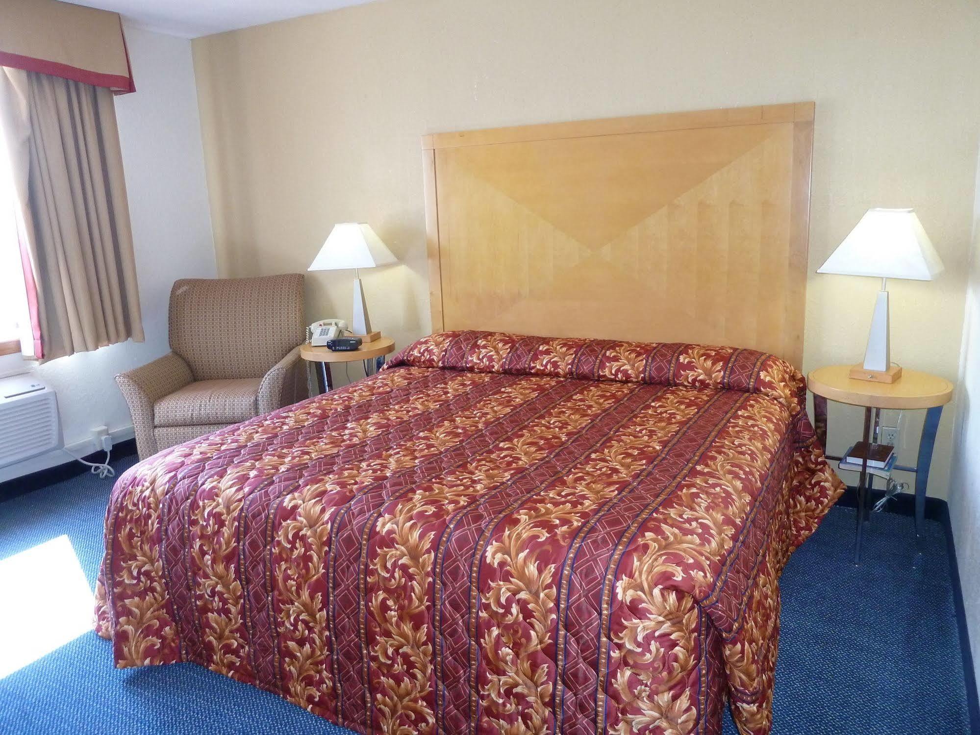 Katahdin Inn & Suites Millinocket المظهر الخارجي الصورة