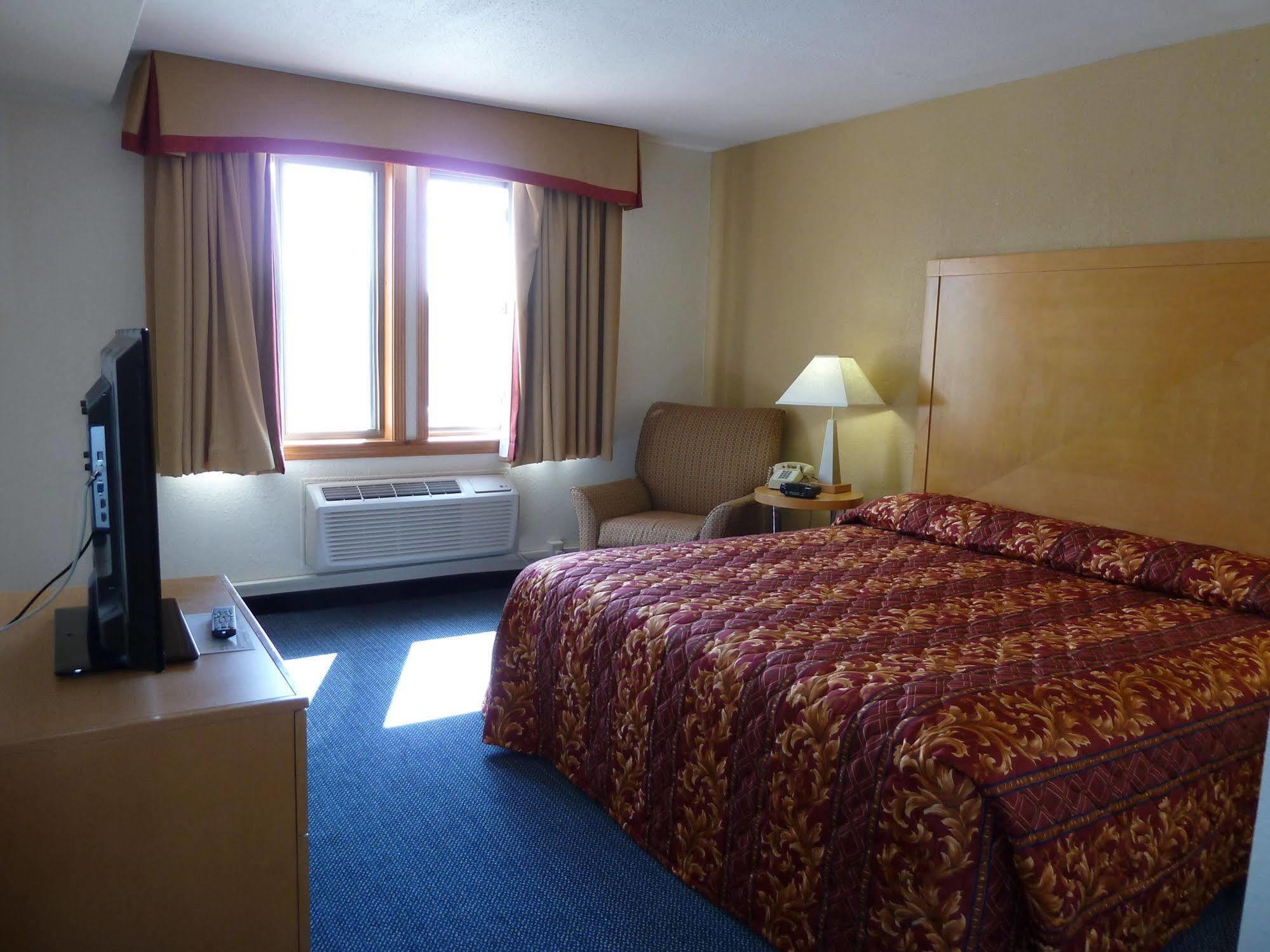 Katahdin Inn & Suites Millinocket المظهر الخارجي الصورة