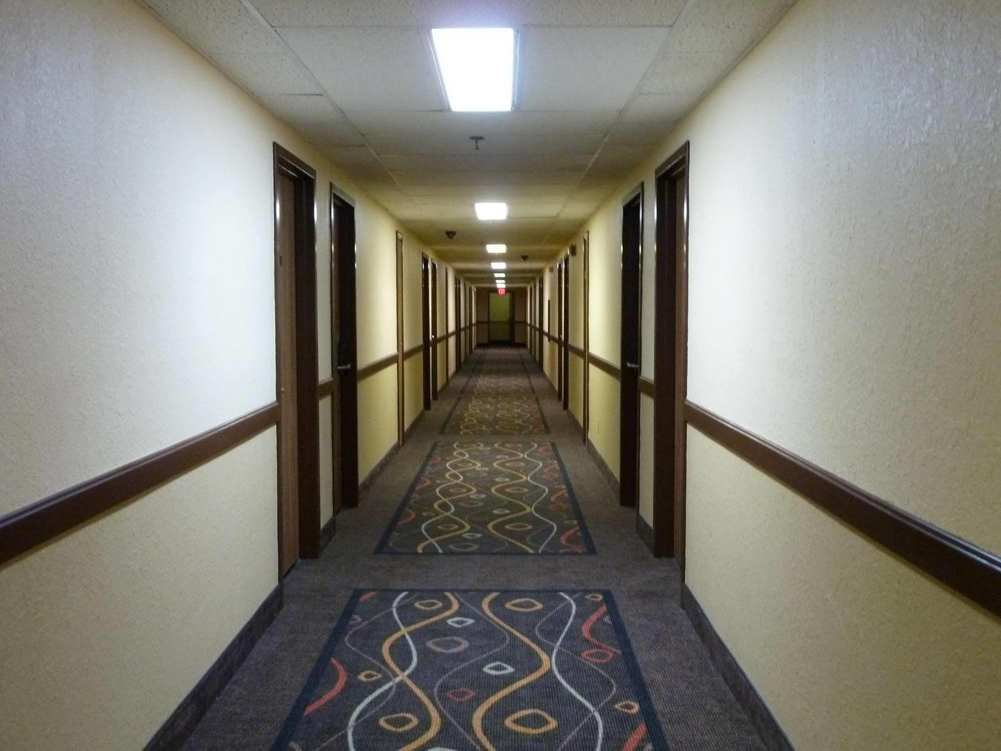 Katahdin Inn & Suites Millinocket المظهر الخارجي الصورة